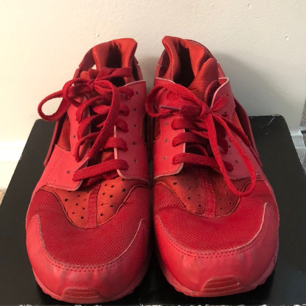 Nike Air Huarache Varsity Red “Unisex”